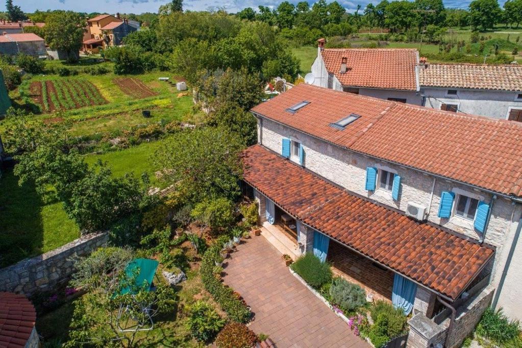 Villa Kazun With Private Pool And Two Gardens Marčana エクステリア 写真