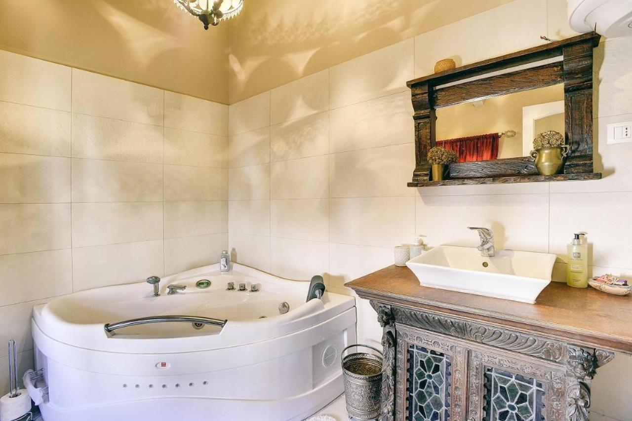 Villa Kazun With Private Pool And Two Gardens Marčana エクステリア 写真