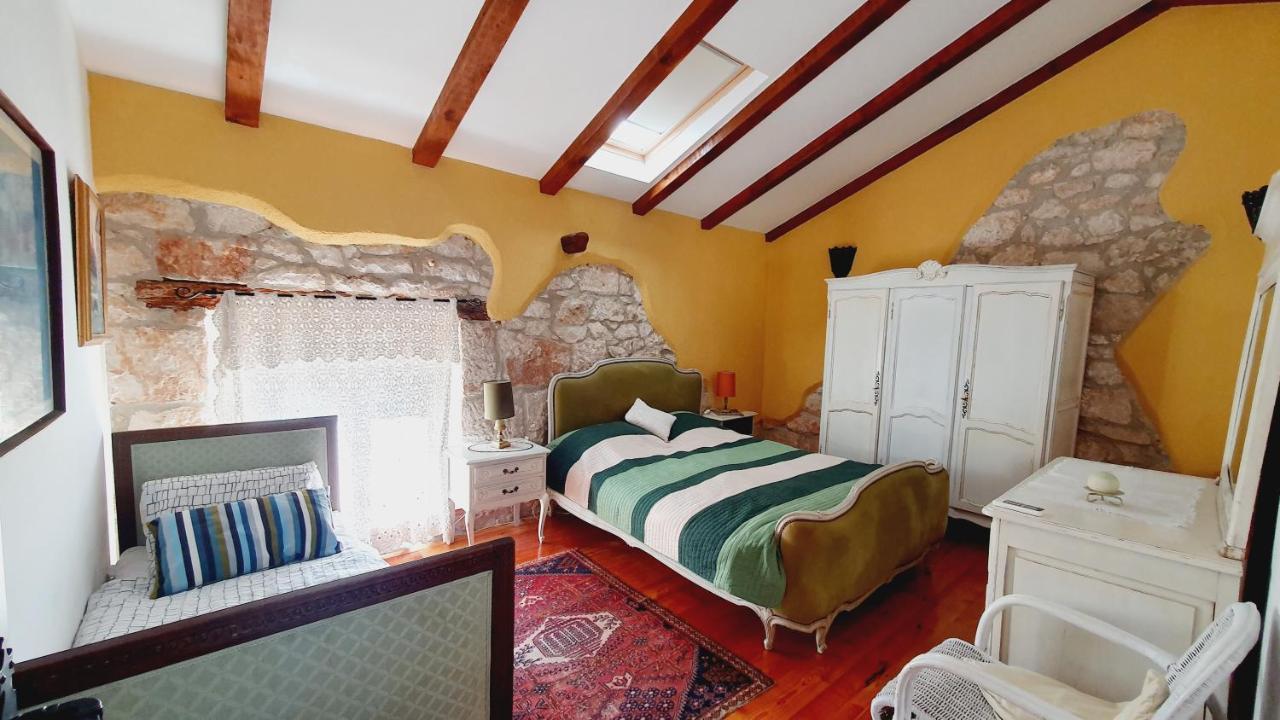 Villa Kazun With Private Pool And Two Gardens Marčana エクステリア 写真